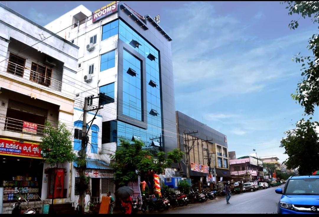 Hotel Vsr Grand Vijayawāda Exterior foto